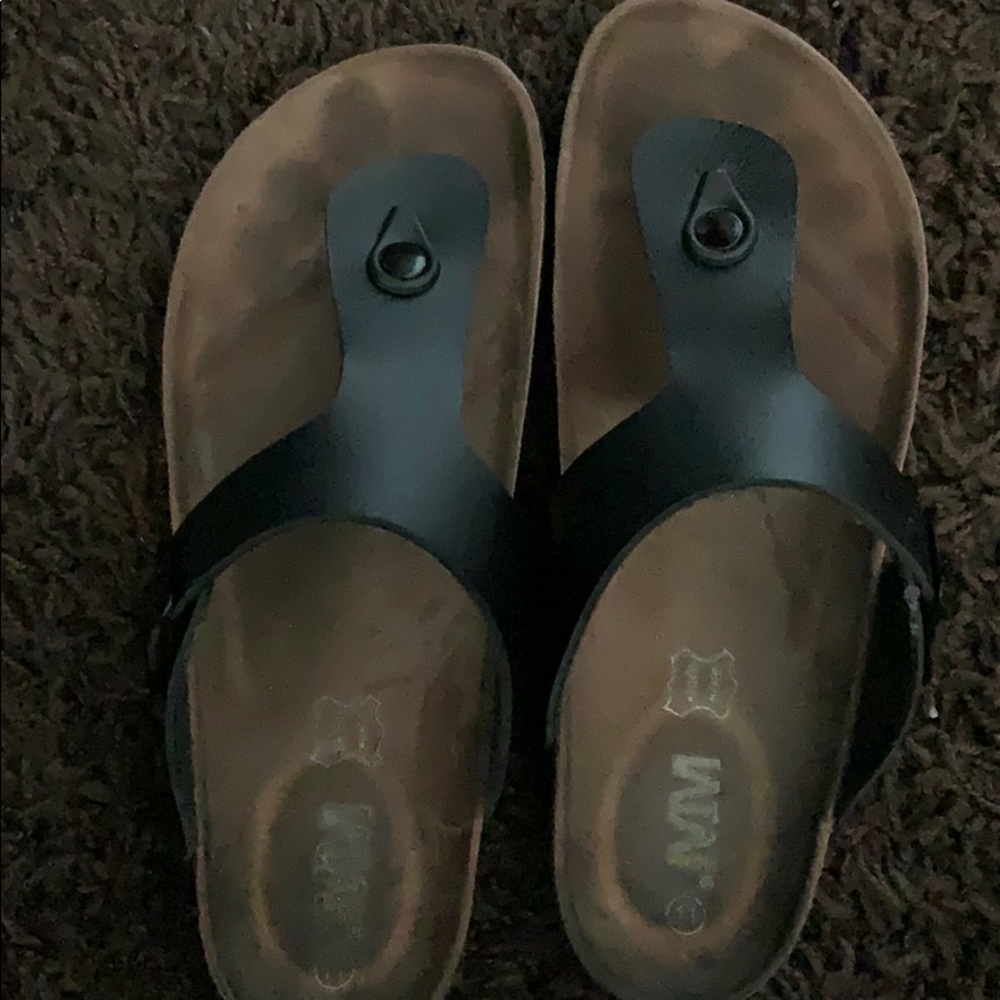 Black Birkenstock-like sandals - Picture 1 of 2